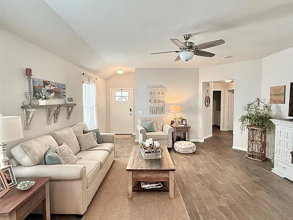 5th image of 392 Blue Sage Dr