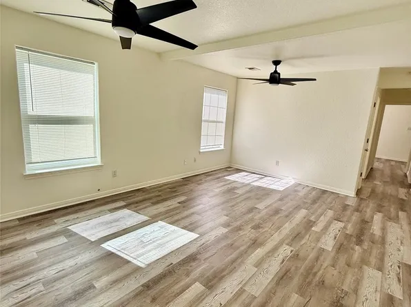 827 Algoa Friendswood Rd, Alvin, TX 77511