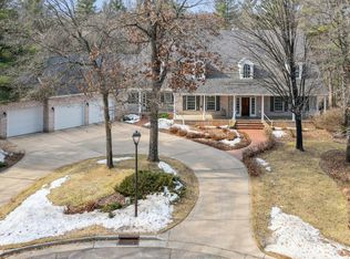 3881 Timber Creek Ct, Eau Claire, WI 54701