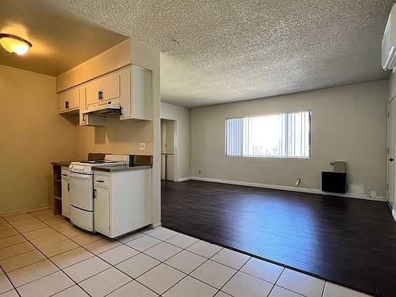 5th image of 3250 Del Mar Ave #3