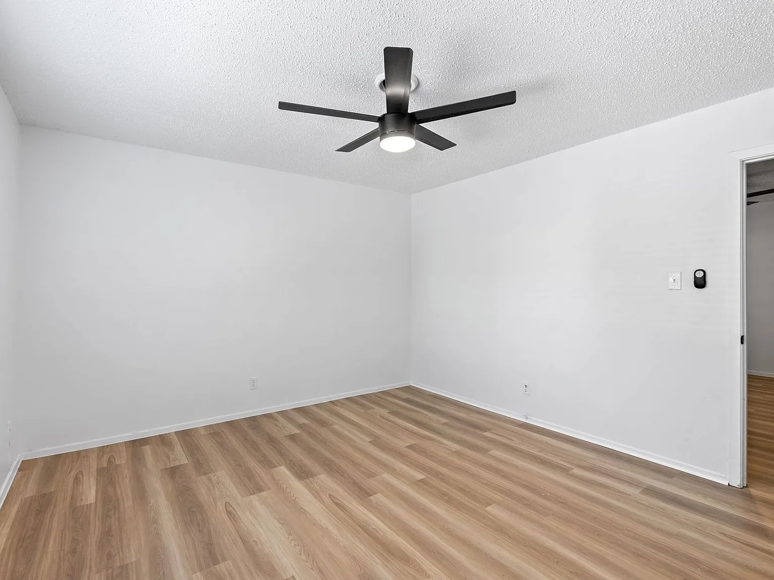 Worthington Apartments — Photo 3