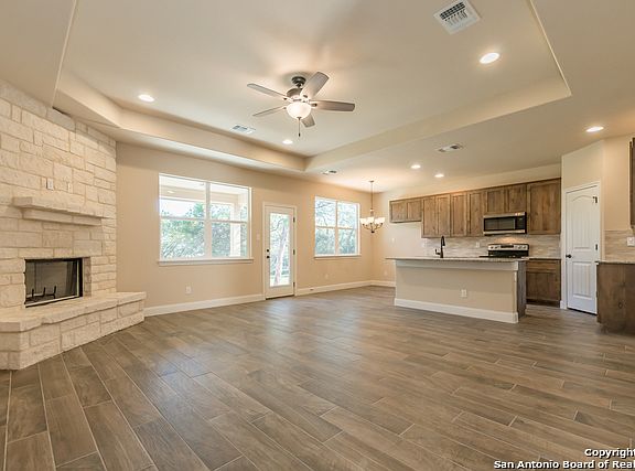 5th image of 478 Eastview Dr