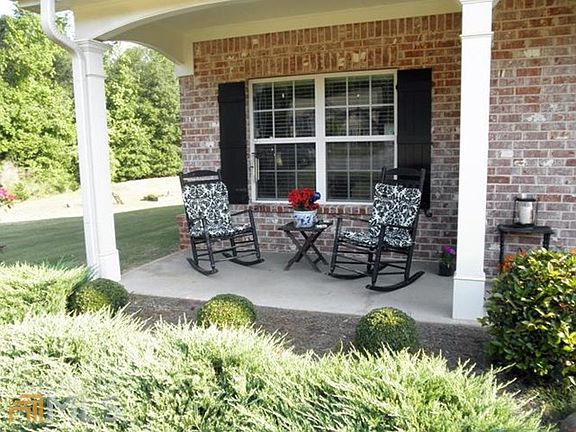 3rd image of 352 Mary Dr