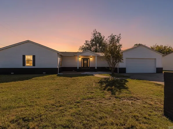 301 SE 3rd St, Hoxie, AR 72433