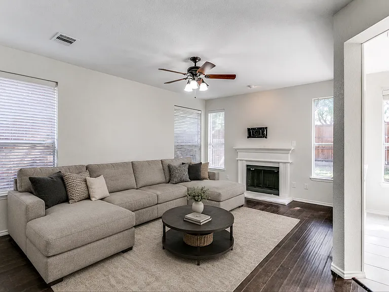 637 Bella Vista Dr — Photo 4