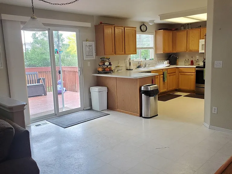 1404 Lombardi St — Photo 9
