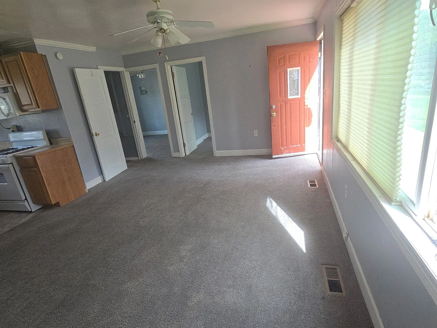 2 bed, 900 sqft, $1,200 — Photo 2