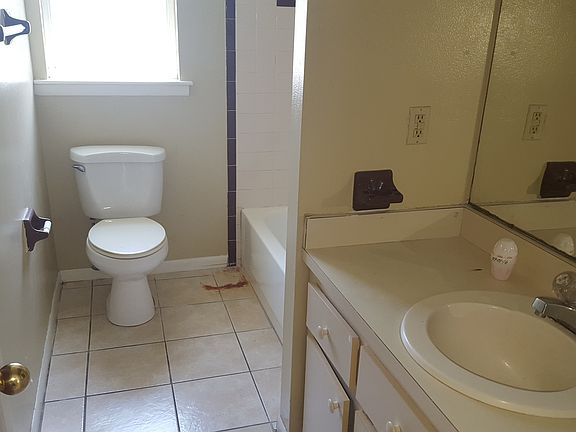 5th image of 615 North St