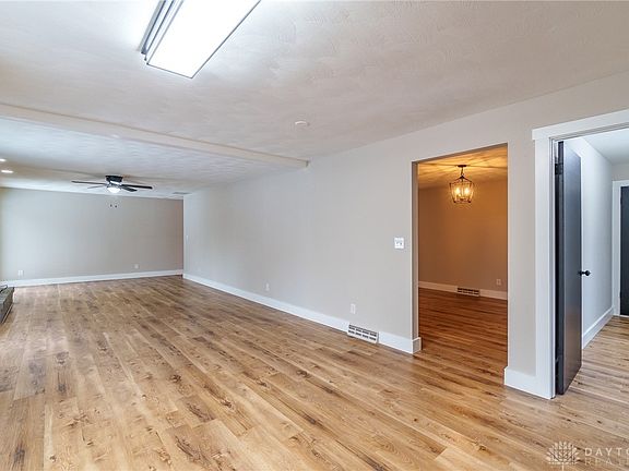 5th image of 5925 Bradley Dr
