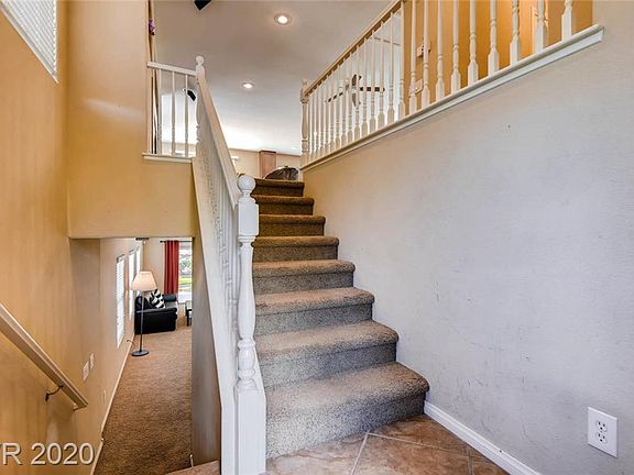 4th image of 9563 Wenmarie Ct