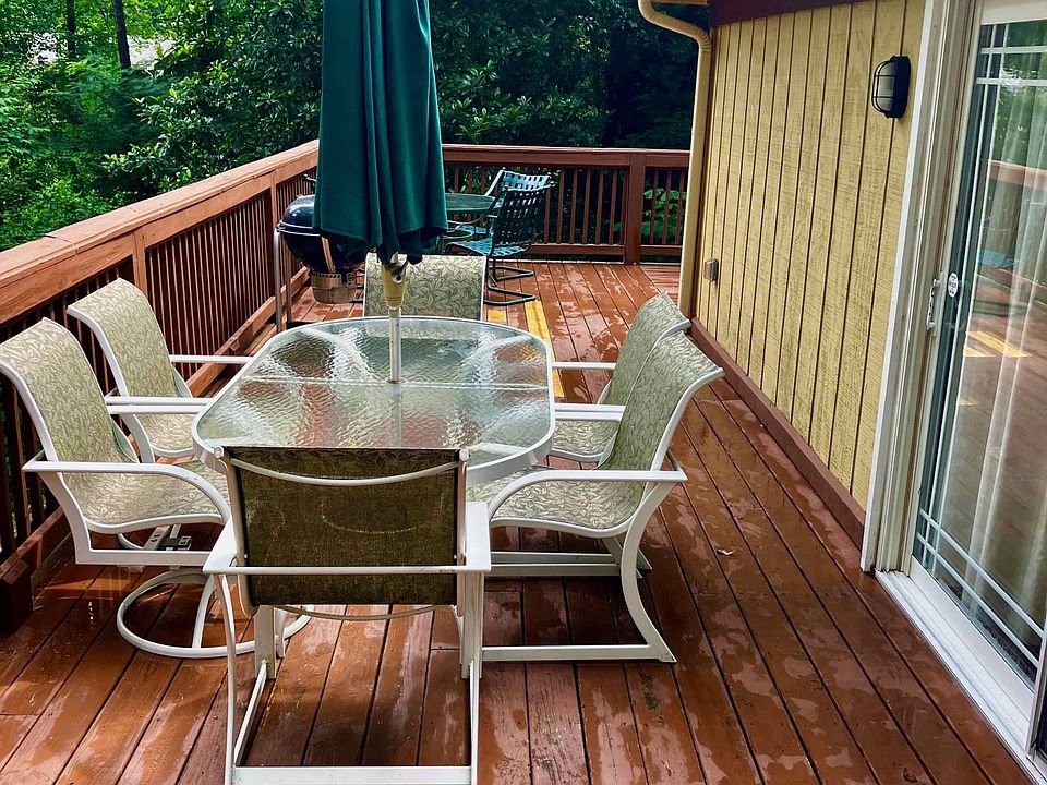 Wraparound deck, 70 linear Ft.