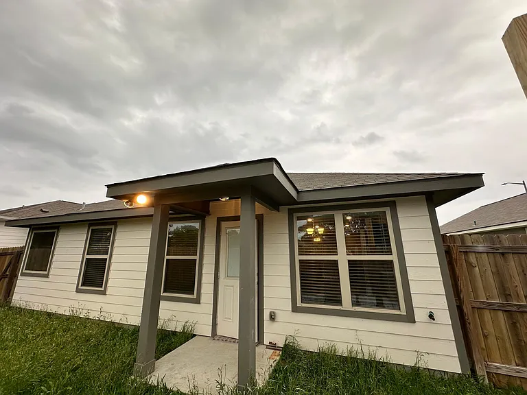 1914 Basil Ct — Photo 12