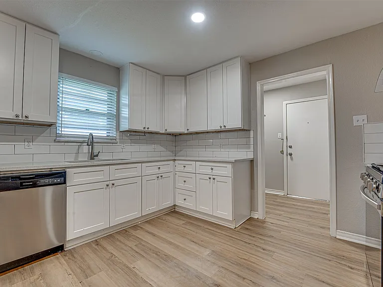 825 Branch Dr — Photo 6