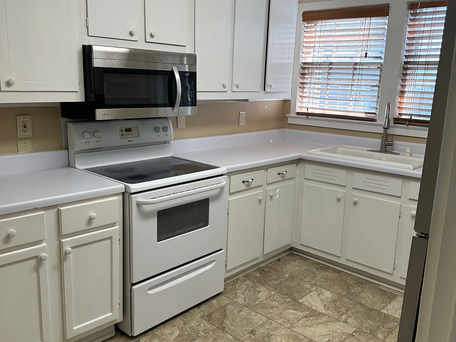 105 Waccamaw Ave — Photo 2