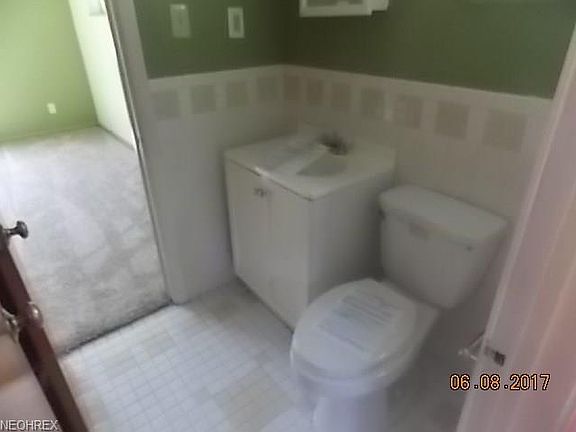 4th image of 660 Birch Dr