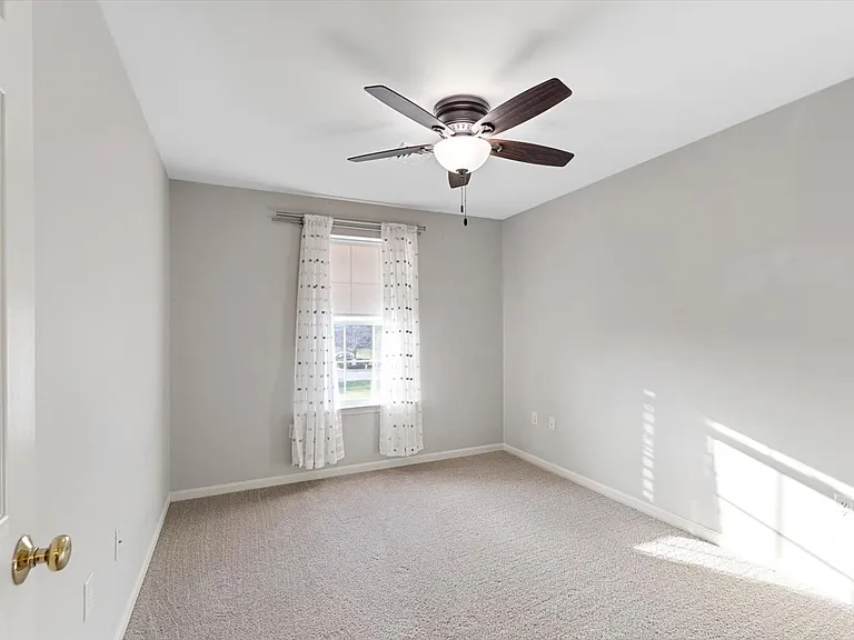 233 Thrush Dr — Photo 23