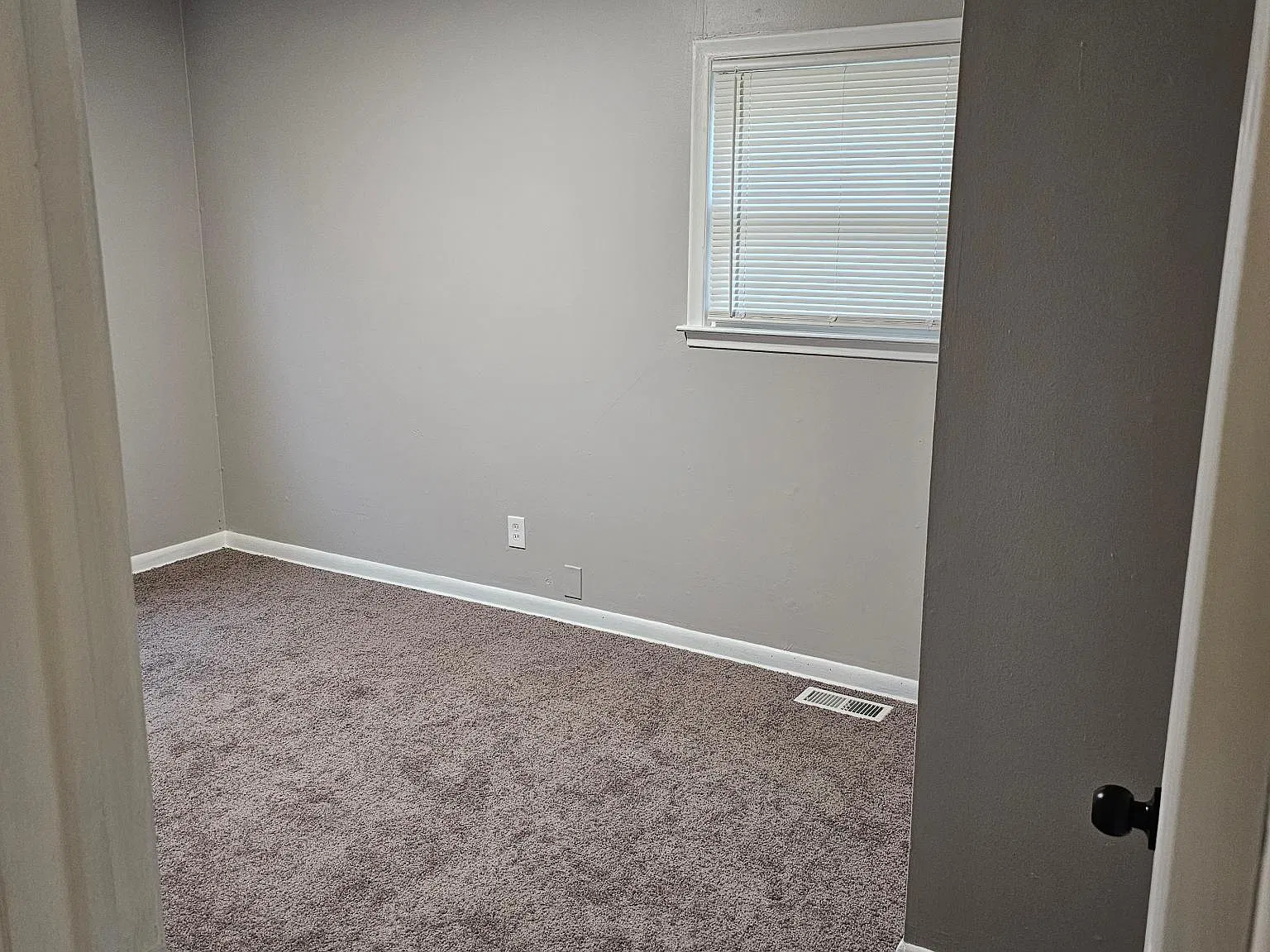 505 E Barrett Ave — Photo 2