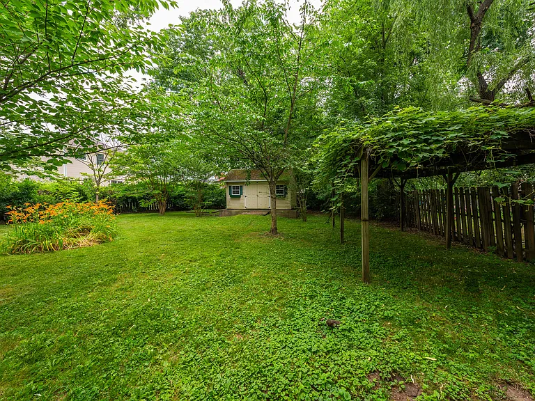 354 Lincoln Ave E #1 — Photo 23