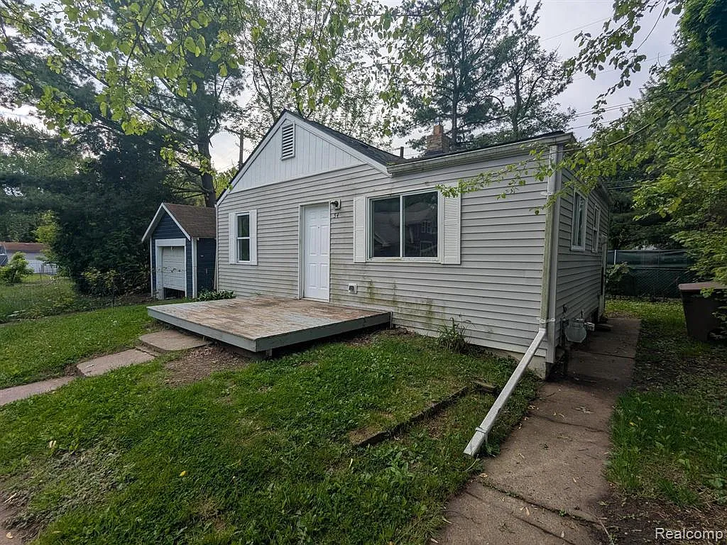 2 bed, 1.0 bath, 590 sqft, $925 — Photo 2