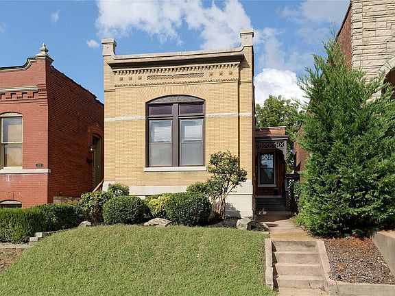 4th image of 3209 Dakota St