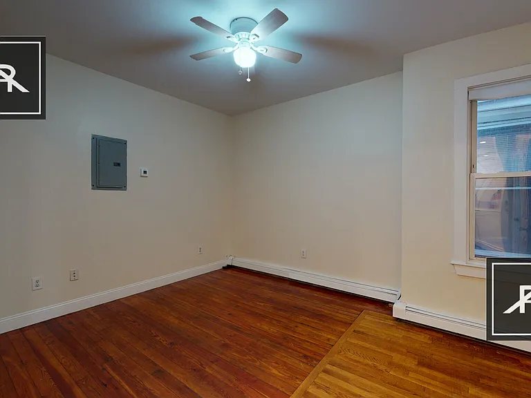 17 Linden St #2 — Photo 16