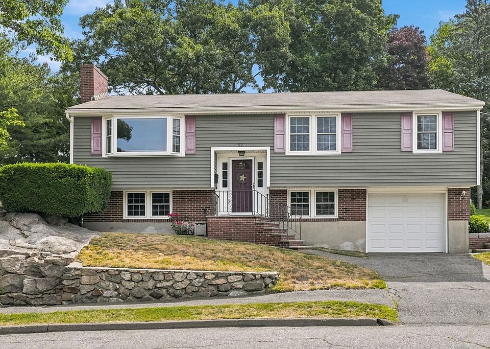1st image of 52 Oak Ridge Cir