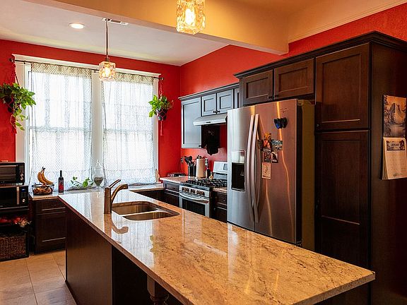 5th image of 3107 Derby Pl