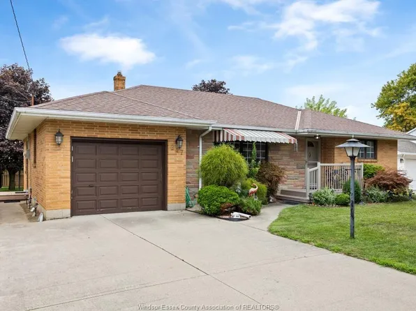 247 Erie St S, Essex, ON N0R 1G0