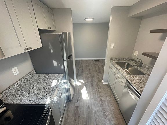 4th image of 650 Means Ave APT 4
