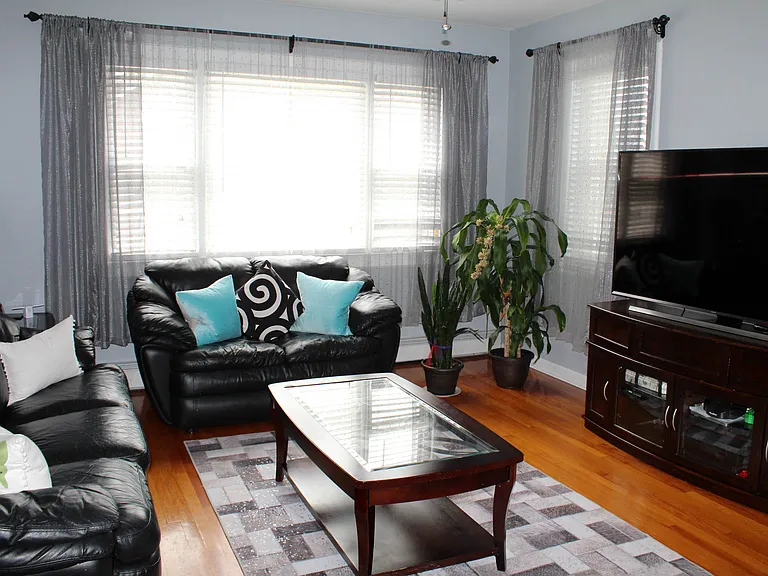 391 Semel Ave #2 — Photo 8