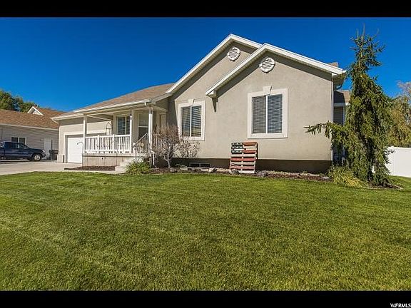 2nd image of 180 Starboard Ln