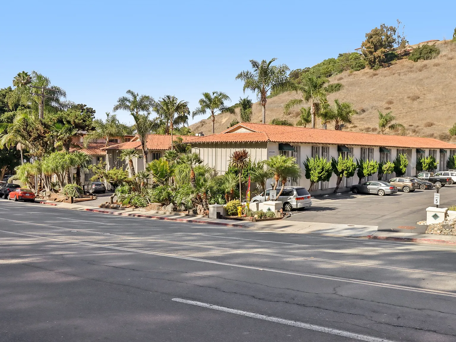La Jollan Townhomes — Photo 3