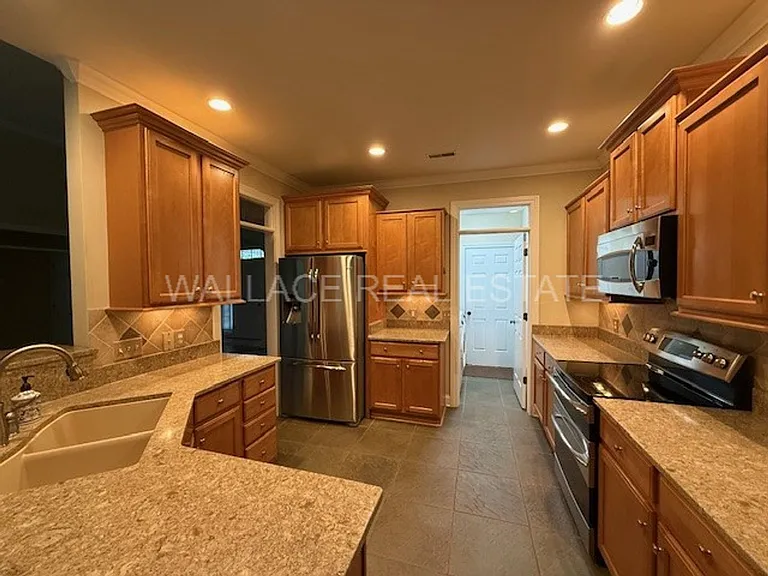 10912 Alvaros Ln — Photo 4