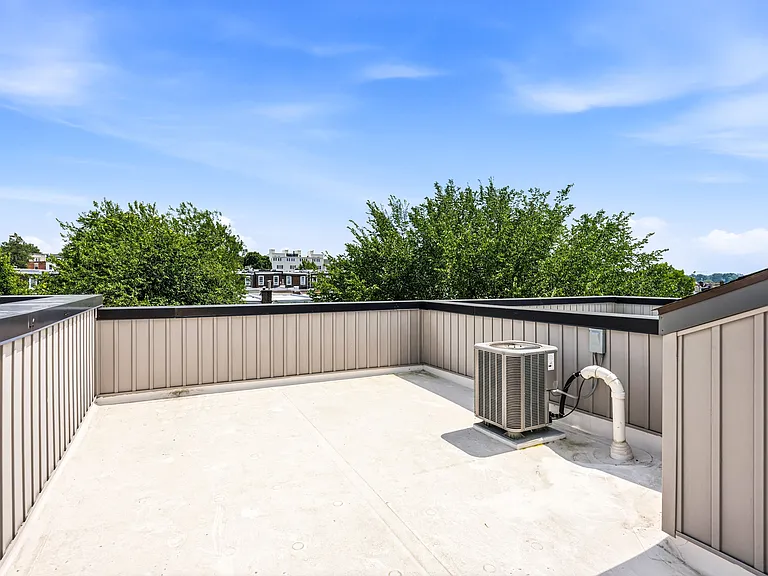 444 Kingsley St #444 — Photo 33