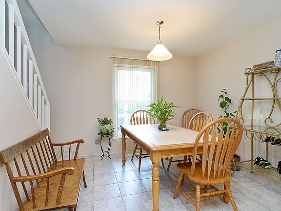 5th image of 127 S Stonington Dr #323