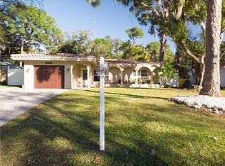 5863 Hillside St, Seminole, FL 33772