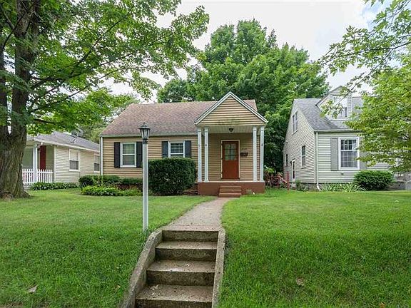 3rd image of 2237 Parkview Pl