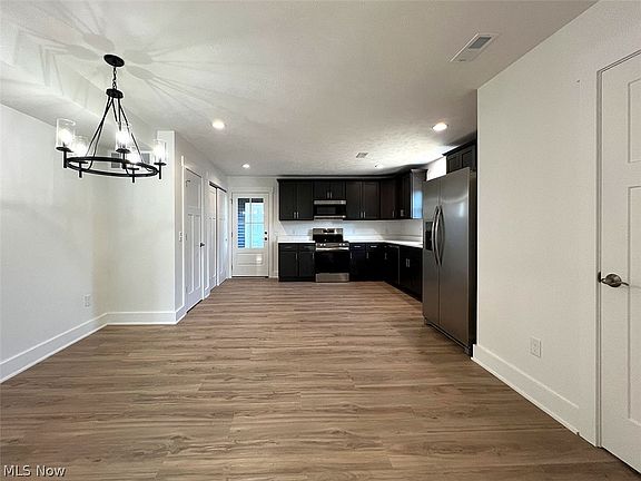 5th image of 3626 Menlo Rd