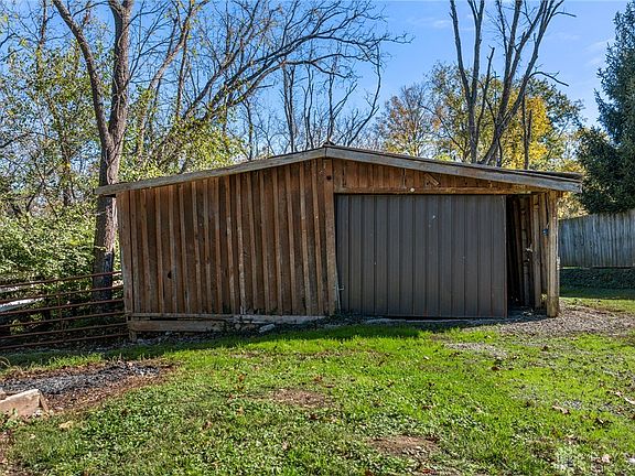 4th image of 870 Linkhart Rd