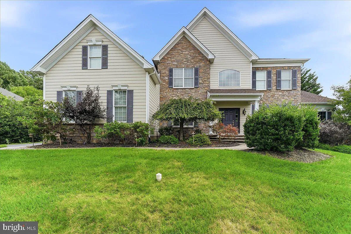 4 bed, 3.5 bath, 5143 sqft, $6,100 — Photo 3