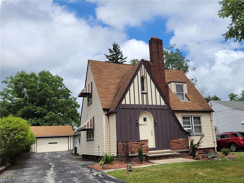 1st image of 743 Washington Ct