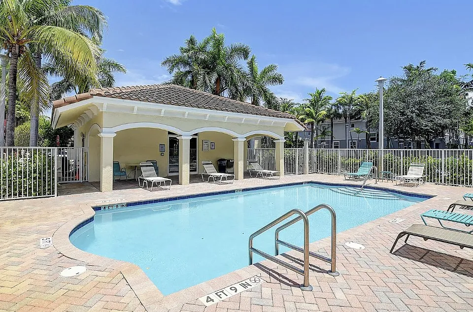 326 Bayfront Dr #326