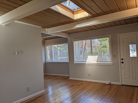 5th image of 577 Gilbert Ave