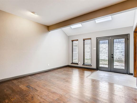 5th image of 2922 Club Meadow Dr