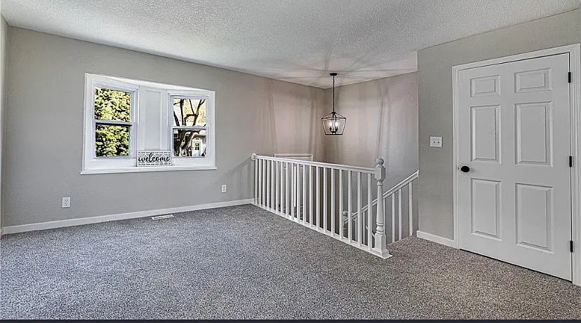 3 bed, 1073 sqft, $1,900 — Photo 4