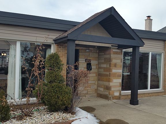 2nd image of 4852 N Redwood Dr