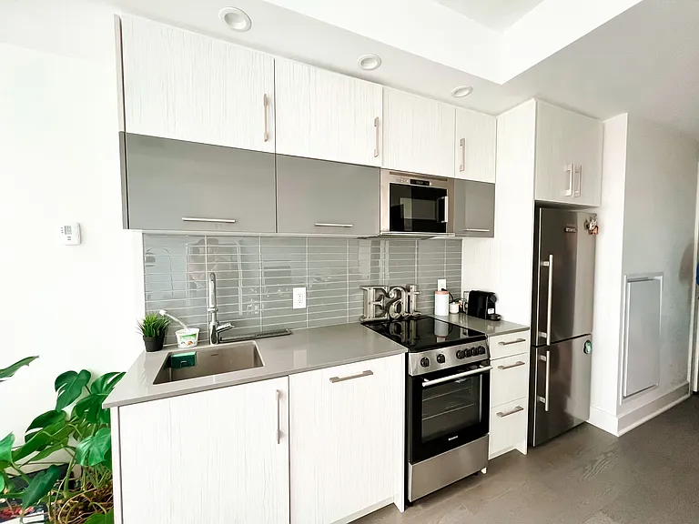 255 Bay St #809 — Photo 5