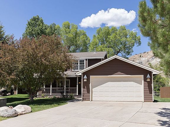 3rd image of 70 Willowstone Ct