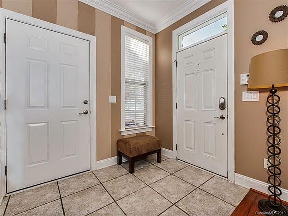 3rd image of 9212 Bonnie Briar Cres
