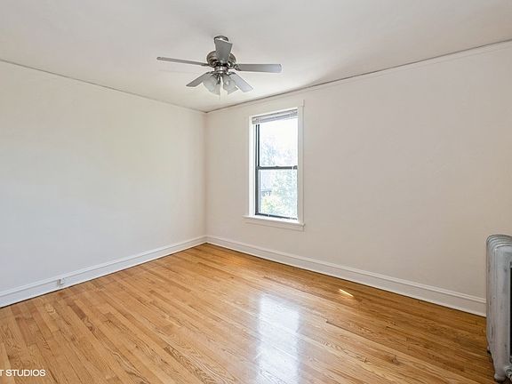 2nd image of 911 W Washington Blvd #3